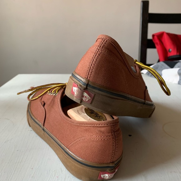 Men’s Vans Authentic Skate Shoes - Picture 3 of 5